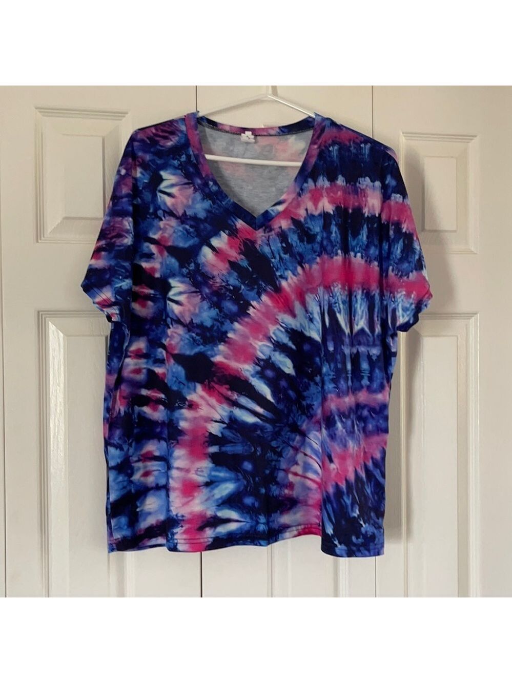 Chicyea BNWOT Tie Dye t-shirt size XL🥰🥰